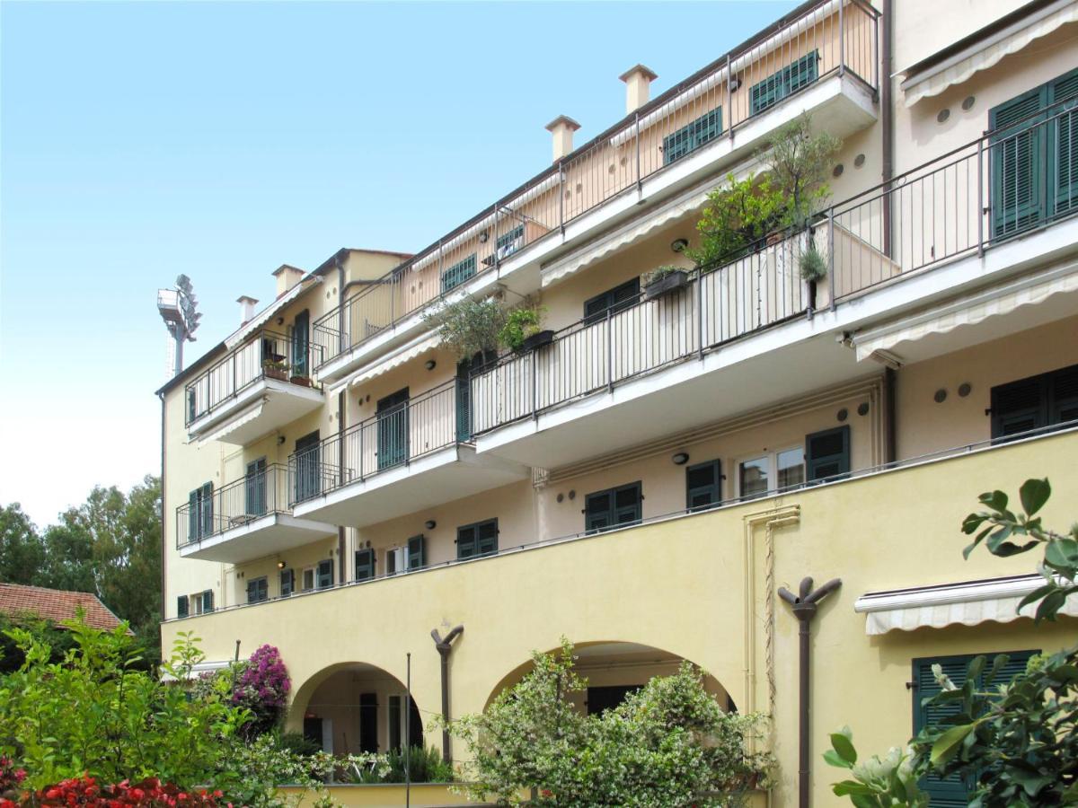 Apartment Cala Azzurra - Imp312 By Interhome Imperia Exterior photo